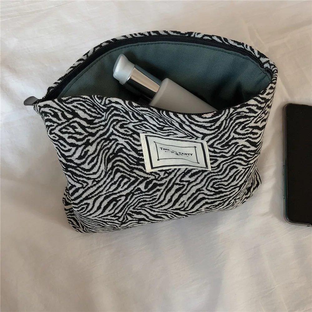 Black and White Women's Fashion Handbag Zipper Mobile Cosmetic Storage Bag Organizer Canvas Makeup Toiletry Clutch Mask Storage Black and White Women's Fashion Handbag Zipper Mobile Cosmetic Storage Bag Organizer Canvas Makeup Toiletry Clutch Mask Storage
