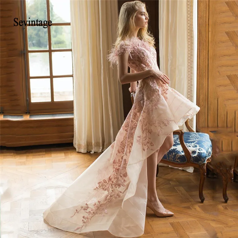 

Sevintage 2020 Light Pink High Low Short Prom Dresses Lace Feather Evening Dress Cap Sleeve Pageant Gowns Robe De Soiree