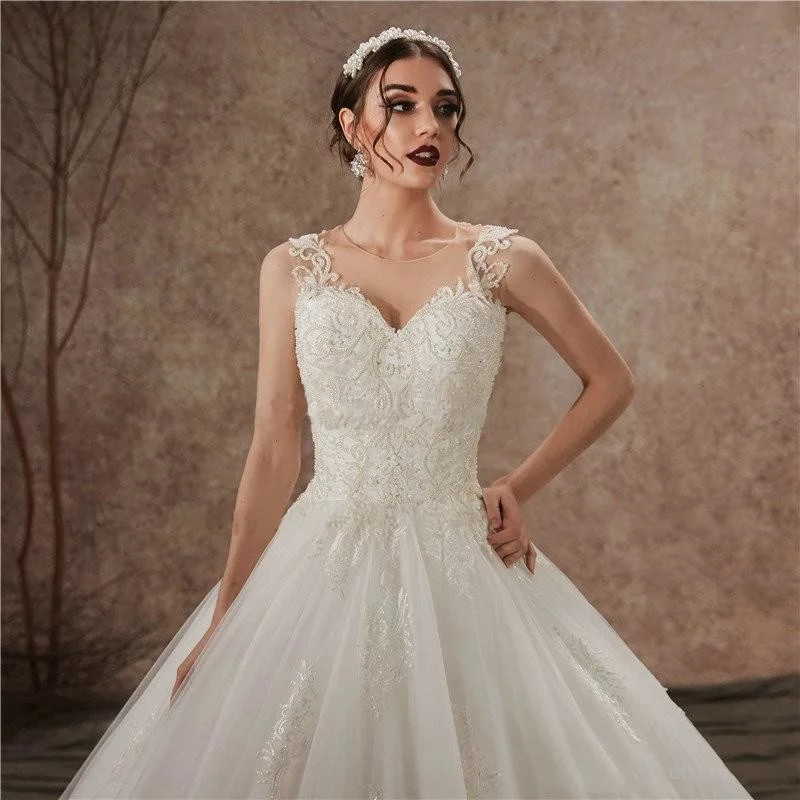 Luxury Lace Applique Handwork A Line Long Wedding Dress Sleeveless Button Back Sheer Vintage Bridal Ball Gowns