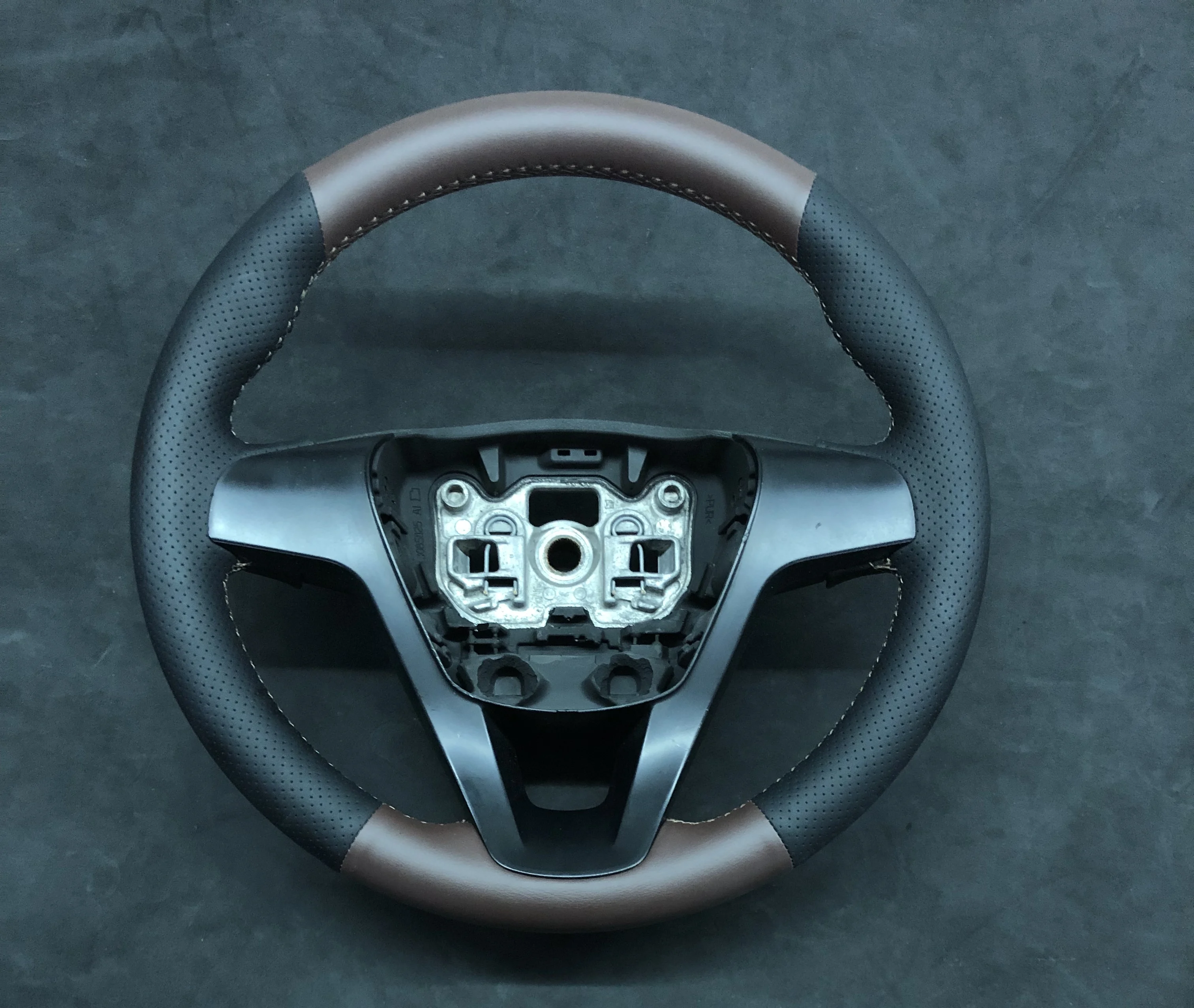 Оплетка на руль для Lada Vesta кожаный чехол 2015 2016 2017 2018 2019 Xray Стайлинг