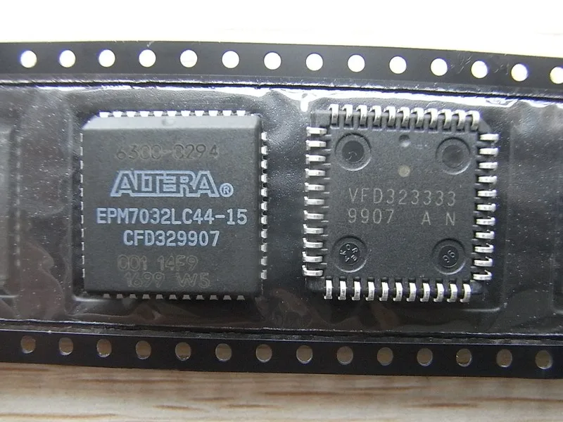 1 шт. EPM7032LC44-15 IC CPLD 32MC 15NS 44PLCC подлинный