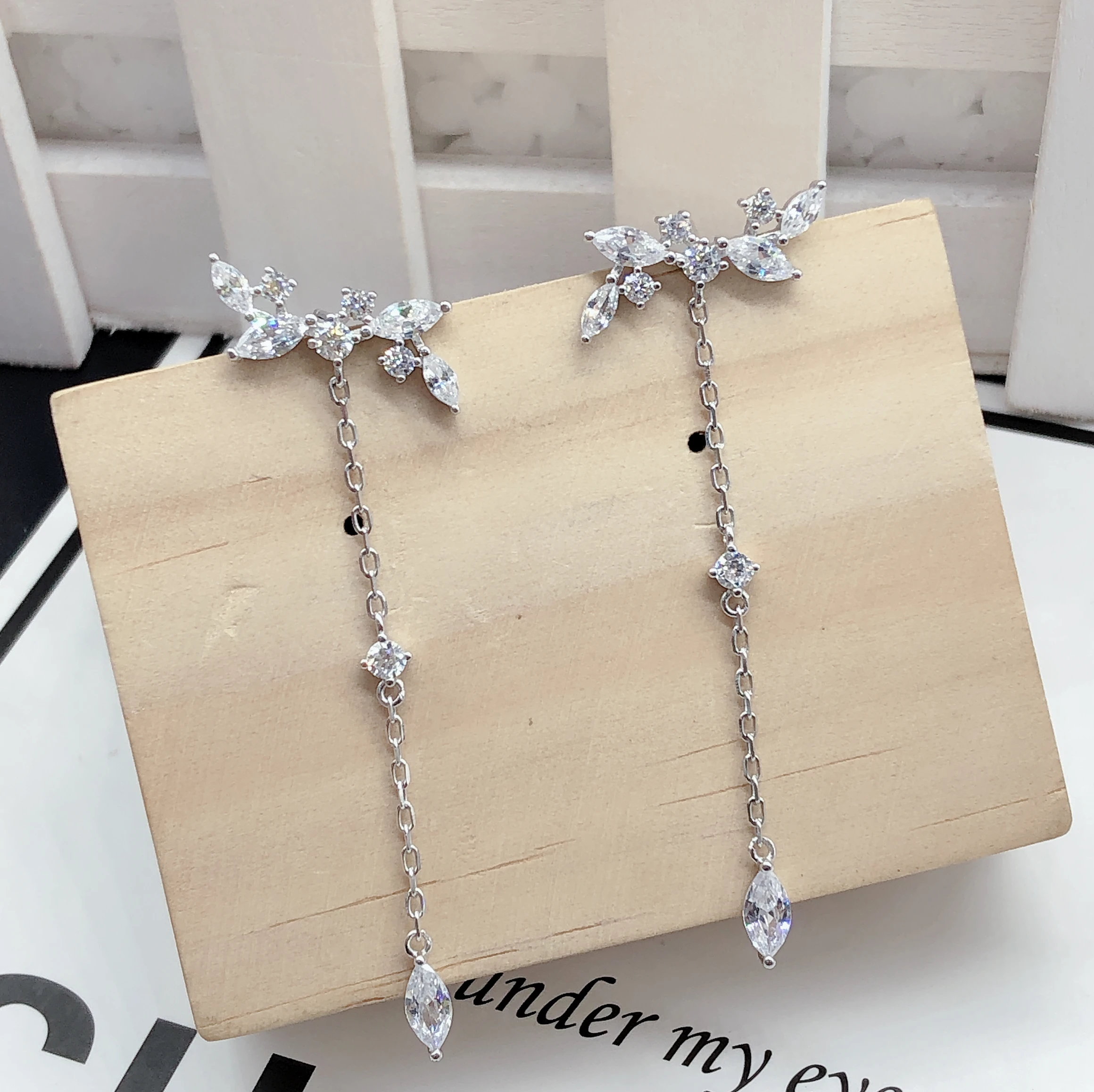 

Drop Earrings 2020 Wholesale Inlaid With Zircon Crystal Delicate Women'S Long Fashion Design Tiny Dot Versatile Lover Jewelry