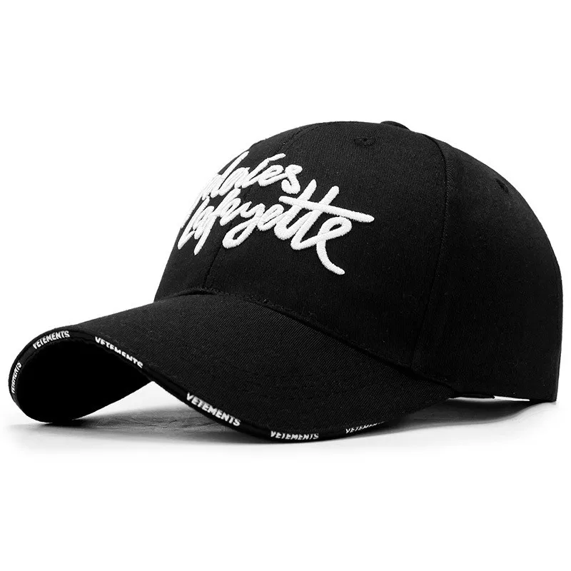 кепка с прямым козырьком chicago bulls. красная кепка тнф 2020 года цена. бейсболка женская с надписью. бейсболки мужские с надписью. купить бейсболку фирмы claas рассказать все об этой фирме.