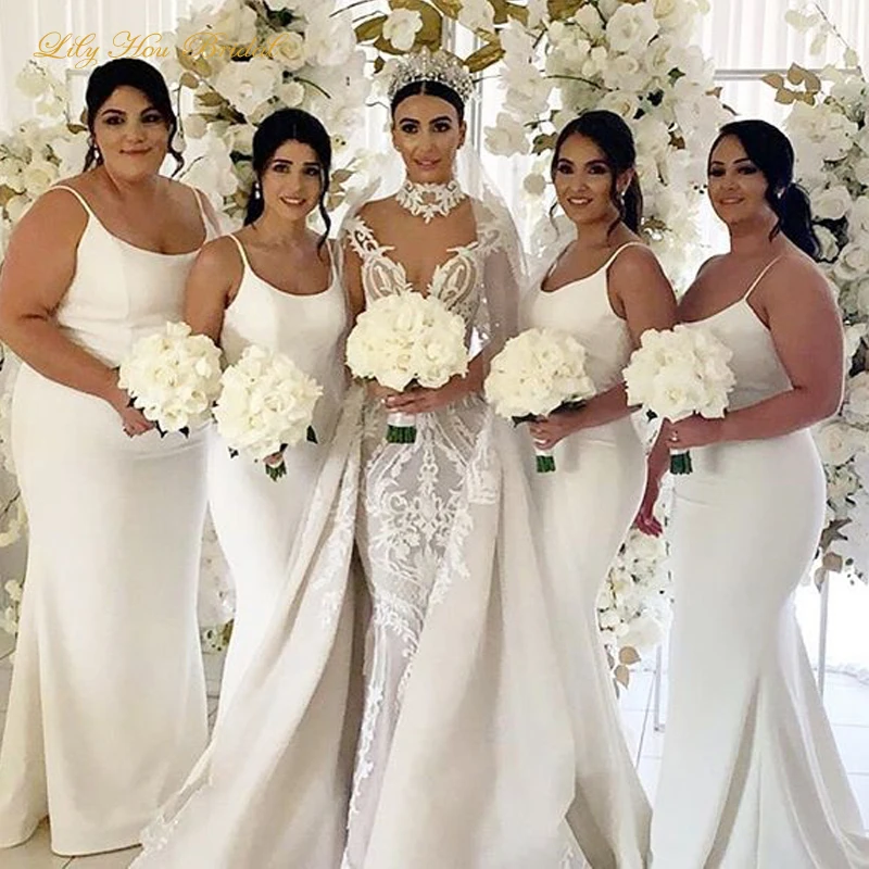 

Plus Size Bridesmaids Dresses Spaghetti Straps Sleeveless Mermaid Long Formal Wedding Party Maid of Honor Gowns with Sweep Train