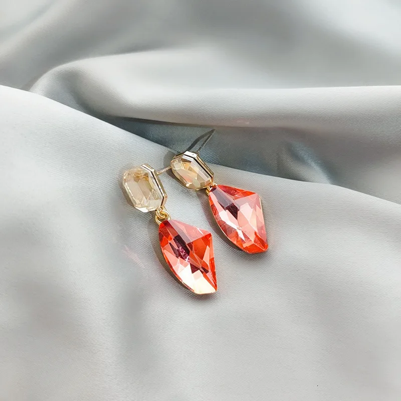 

New Shining Rhinestone Crystal Drop Earrings Women Luxury Design Gold Metal Clear Red Glass Hanging Earring Wedding Jewelry