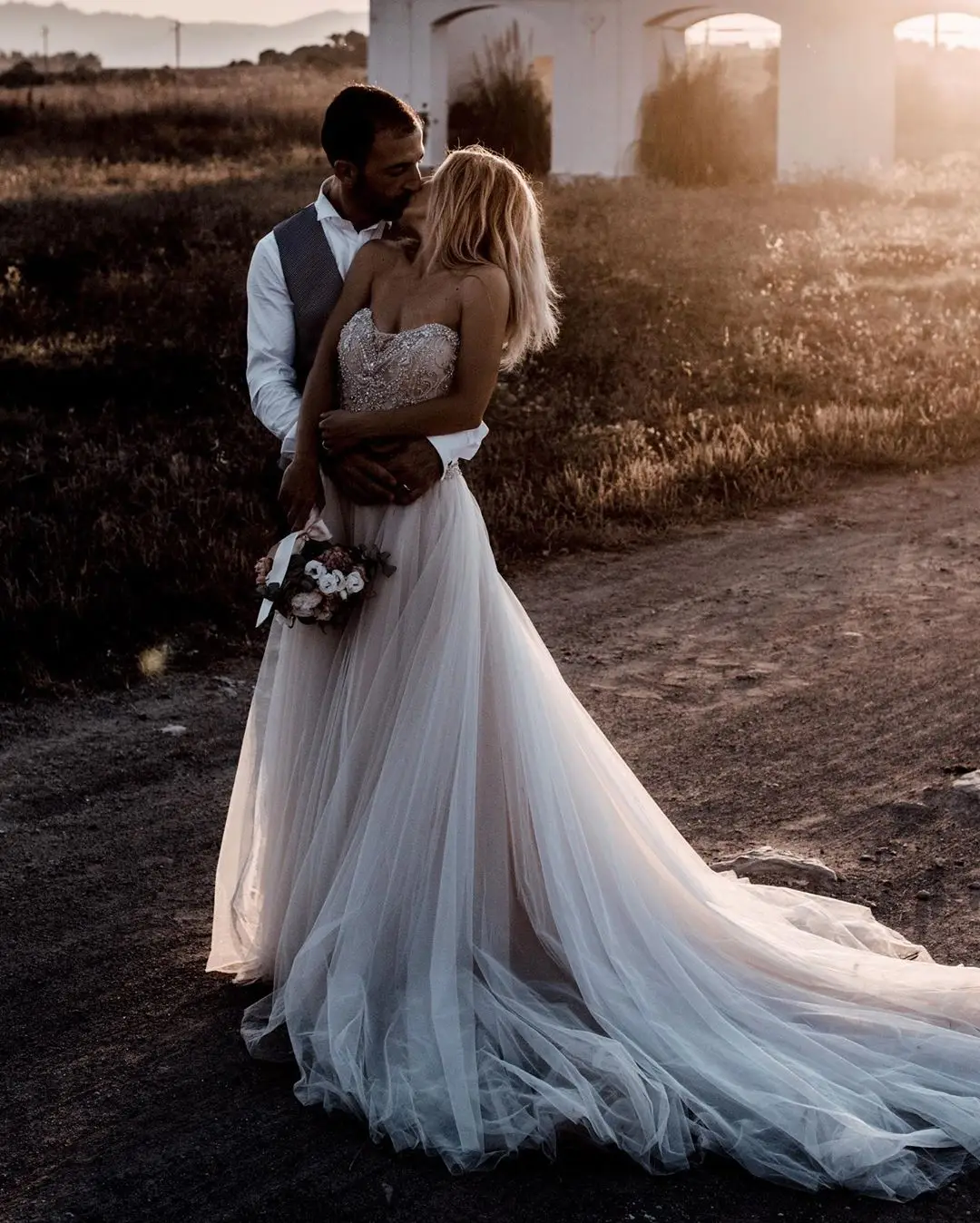 Винтажное свадебное платье без бретелек Свадебное бохо-платье фабричное изготовление на заказ