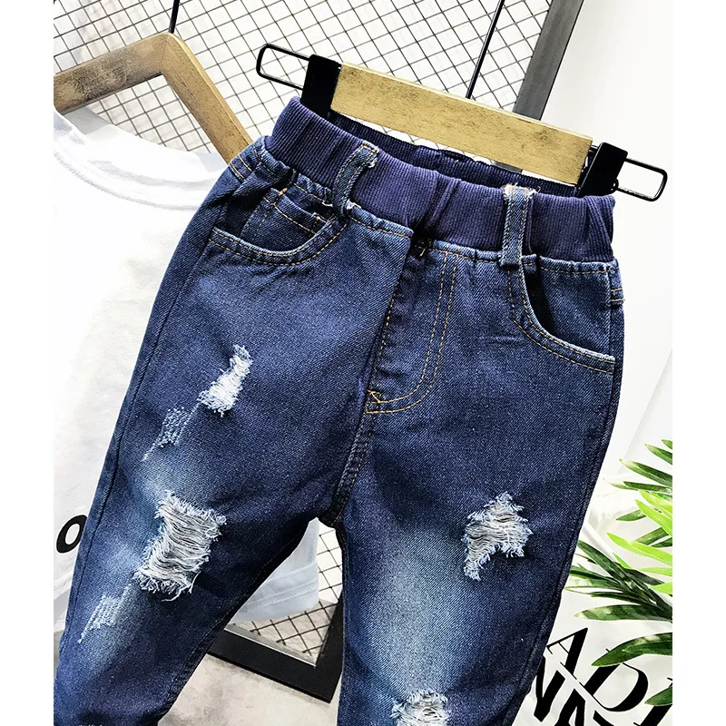 Новинка года; стильные весенние детские джинсы повседневные джинсы с дырками брюки для мальчиков модные повседневные брюки; C2112