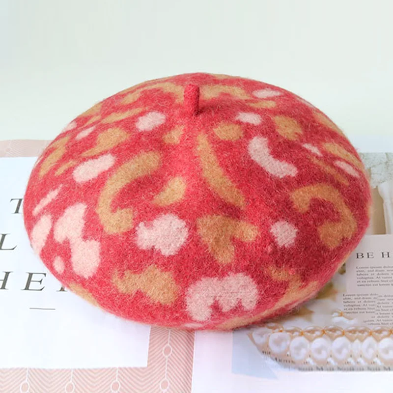 Women Vintage Style Leopard Painter Hat Round Beret Caps Wool Ski Beanie Skull Caps Hat Winter Hats