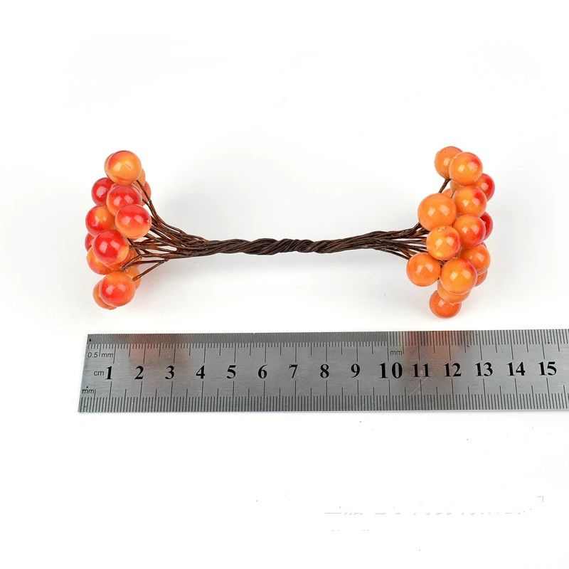 40Pcs Mini Artificial Flower Fruit Stamens Berry Foam Christmas Pearl Berries for Wedding DIY Gift Box Decorated Wreaths