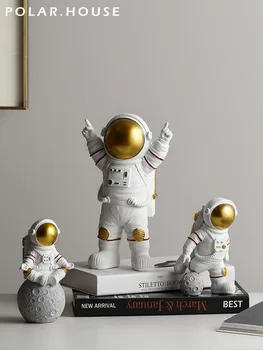 

Fashion Astronaut Figurine Resin Cosmonaut Statue Spaceman Figure Tabletop Ornaments For Home Decor Moden Living Room Decoration