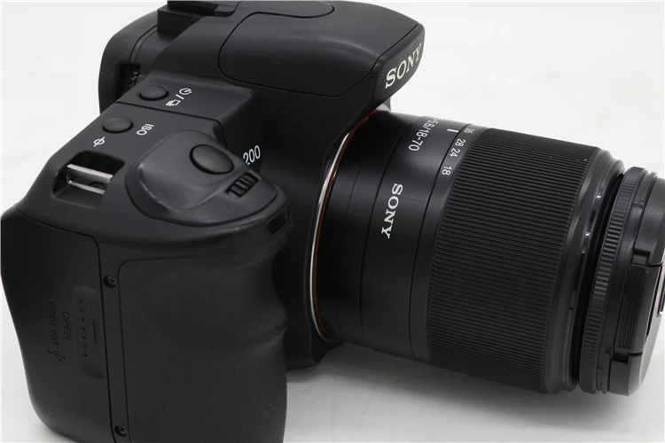 USED Sony Alpha A200 10.2MP Digital SLR Camera Kit with Super Steady Shot Image Stabilization with 18-70mm f/3.5-5.6 Lens 2