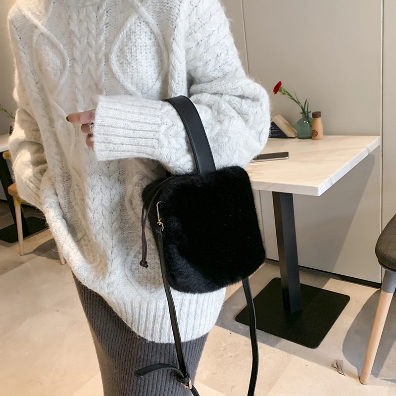 Luxury Ladies Bag Winter Crossbody Fashion Designer Bags Famous Brand Women Bags High Quality Plush Women's Bag Rounded Handles