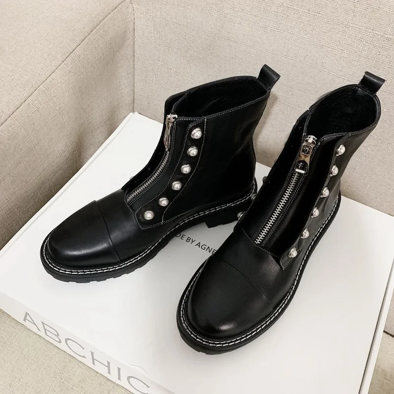 Черные и белые кожаные ботинки «Челси»; зимняя обувь на молнии с круглым носком на плоской платформе; женские короткие ботильоны - Цвет: Черный