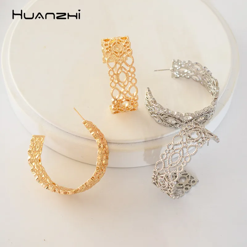 

HUANZHI 2019 New Minimalist Geometric Hollow Metal C Shape Classic Vintage Hoop Earrings For Women Girls Wedding Party Jewelry
