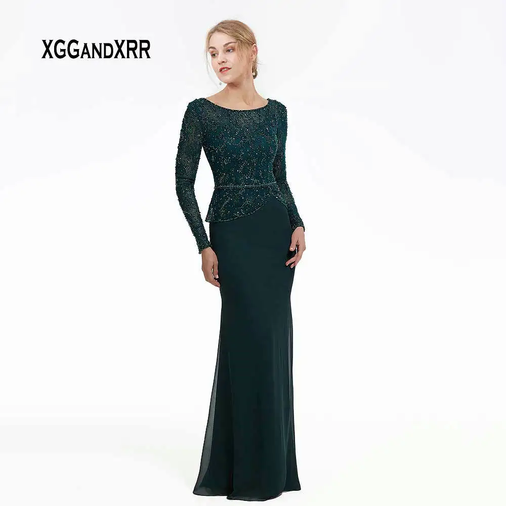 

Luxury Long Sleeves Mother of Bride Dress 2020 Scoop Backless Sweep Train Beading Long Formal Evening Gown Plus Size