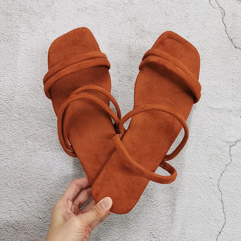 Сланцы женские на плоской подошве Нескользящие шлепанцы сланцы удобная летняя