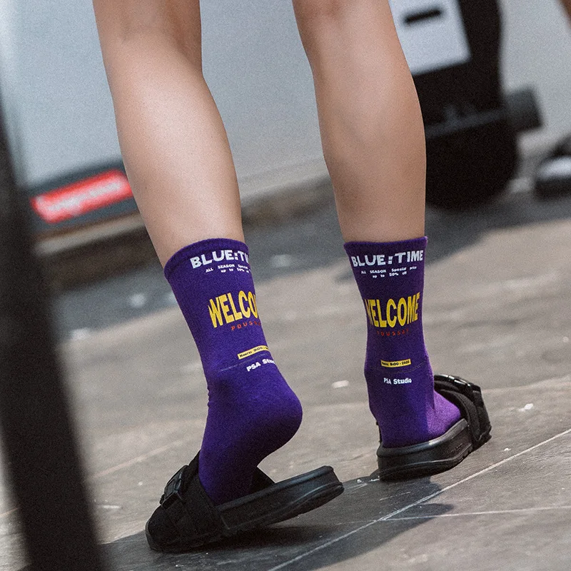 Autumn and Winter New Popular Logo Cotton Men Socks INS Korean Edition Purple Letter Sports Couples Women In the Stockings autumn new college tb suit couples men s and women s jackets suits