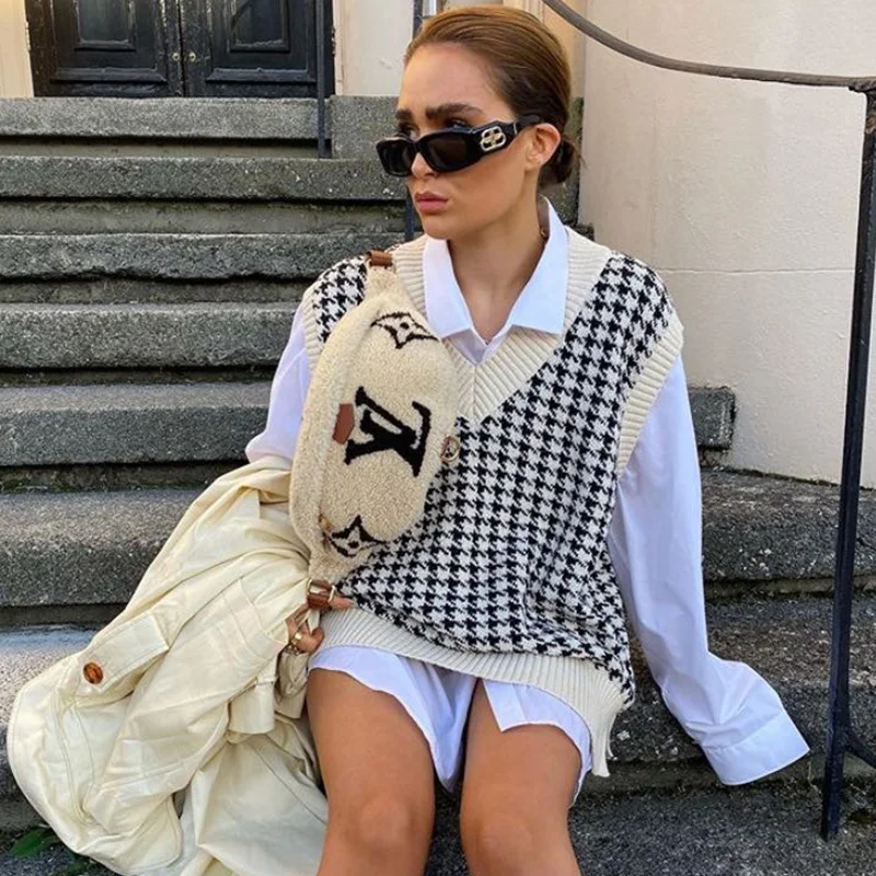 Жилет трикотажный Женский без рукавов в клетку гусиная лапка 2020 | Женская одежда