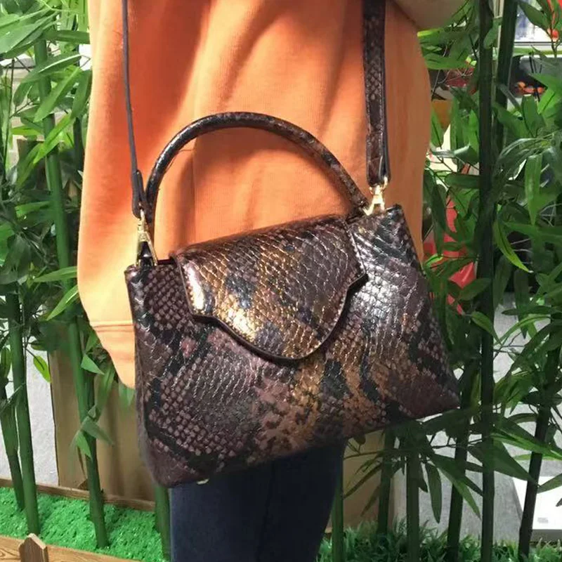 

Hot Brand Design Snake Brown Leather Tote Bag Snake Pattern Leather Shoulder Bags Designer Clutch for Party
