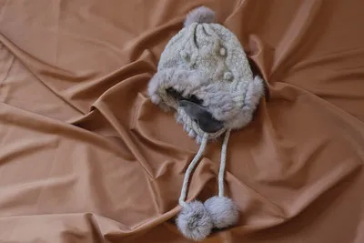 Корейский осень и зима кролик меховой вязаный шарик шапка теплый наушник сплошной цвет шерсть шапка Открытый Универсальный двойной слой толстый Usha - Цвет: Серый