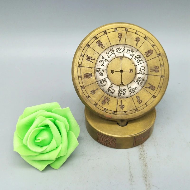 

Old compass sundial ornaments, Exquisite handicraft ornaments with twelve zodiac patterns