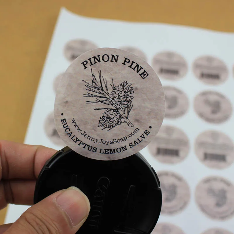 Рисунок 2 - Клейкие матовые этикетки