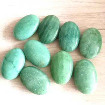 

Green aventurine quartz palm stone natural stones and minerals crystals gemstones gode spiritual meditation decoracao para casa