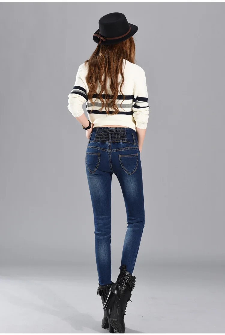 3551346480_909759352