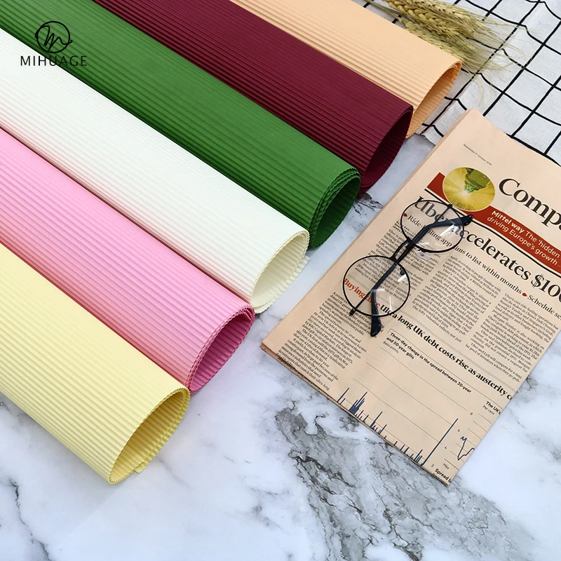 

MiHuaGe 10Pcs Corrugated Packaging Paper Monochrome Flowers Wrapping Paper Holiday Gift Flower Shop Packaging Paper Supplies