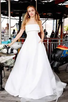 

White Satin Strapless Princess Wedding Dresses Simple Luxury Bridal Dress Vestido De Noiva 2020 Wedding Gown Backless Customize