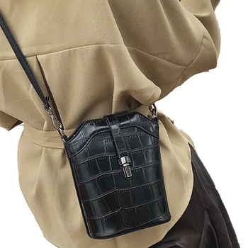 

Women's Vintage PU Leather Bags Crocodile Pattern Crossbody Bucket Bag Mini Shoulder Bag Black Red /BY