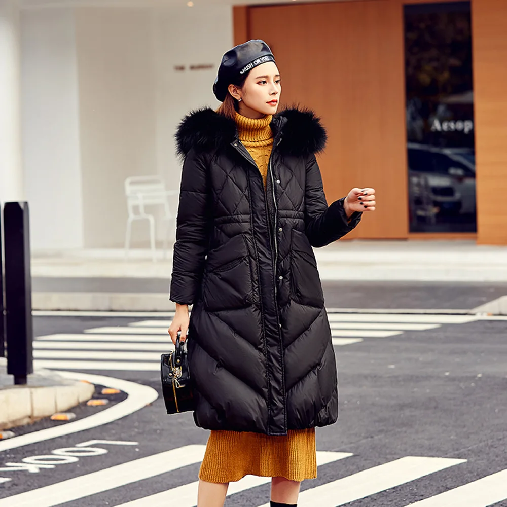 Куртка-пуховик на утином пуху с меховым воротником и изображением мышки для фотосессии, женская зимняя коллекция года, стиль, модная плотная куртка средней длины