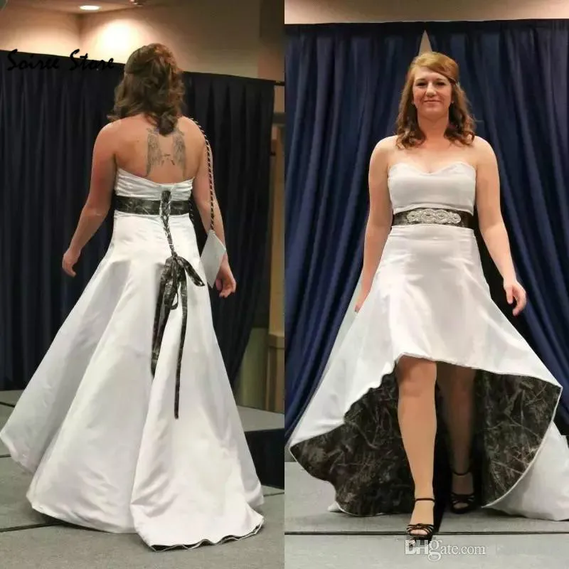

Strapless Boho Wedding Dress Camo Hi Low Summer Beach Wedding Dresses With Sash Lace Up Plus Size Bride Gown 2020 Cheap Country