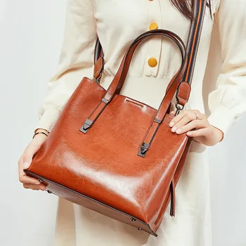 

Fall/winter new handbag European and American fashion shoulder Messenger bag retro oil wax leather women's bag a generation