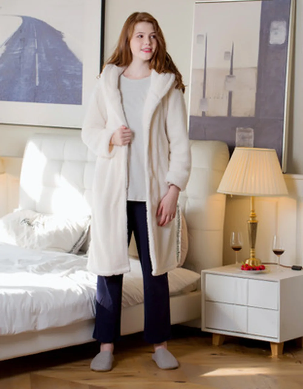 

LISN 2019 autumn and winter new thick warm in the long paragraph robe ladies hooded rabbit ears cute nightgown home service