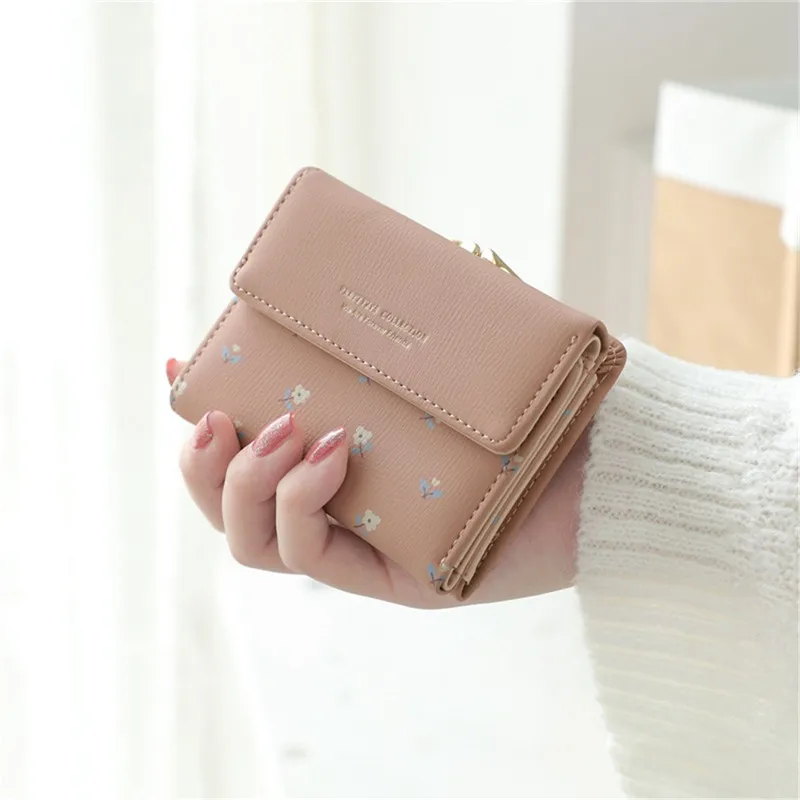

Small Fresh And Simple Personality Small Flowers Mini Ladies Money Clip New Short Buckle Wallet Korean Version Of The Triple