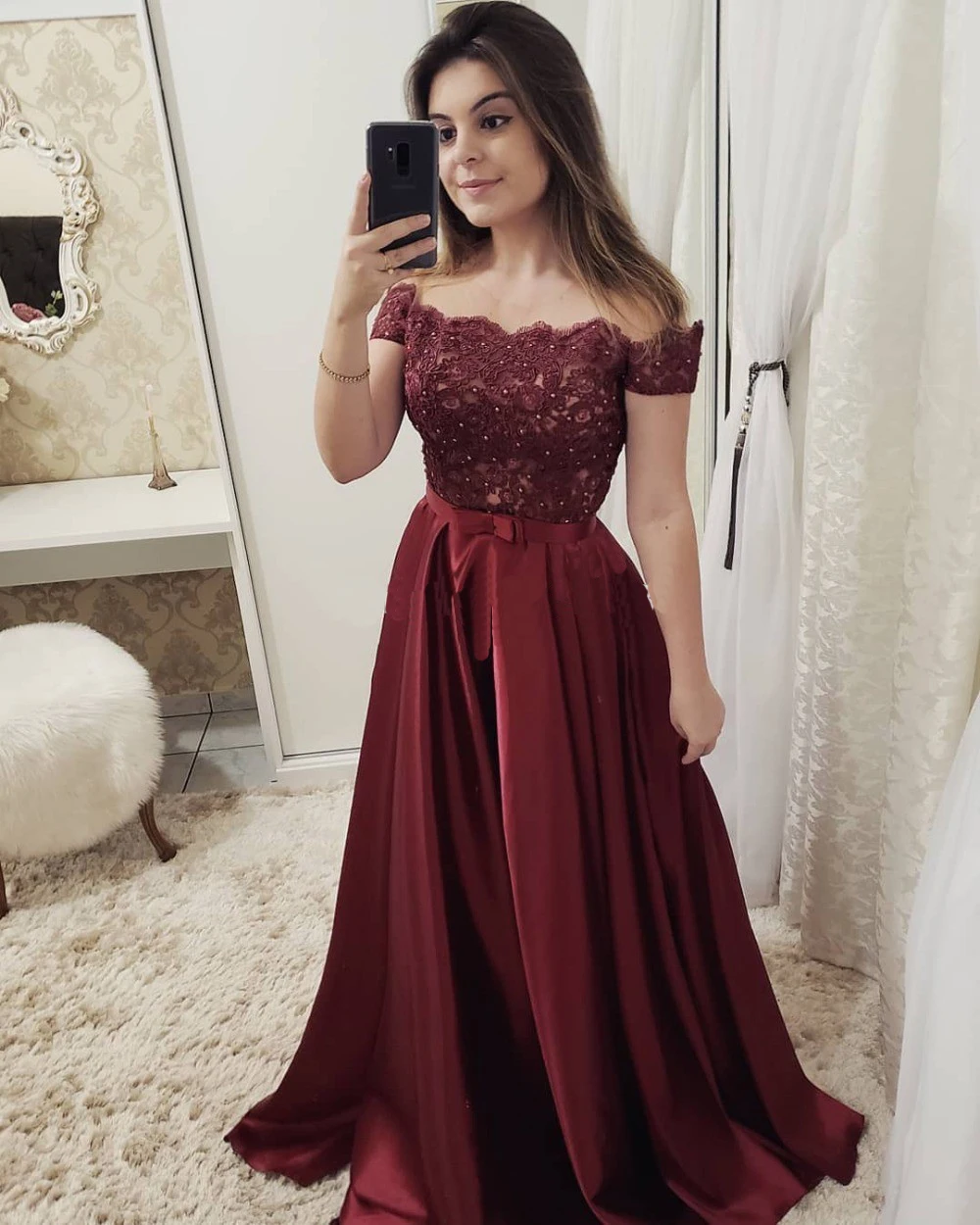

Sexy Off the Shoulder Beaded Appliques Prom Dresses Cap Sleeves Elegant Satin Evening Prom Gowns Formal