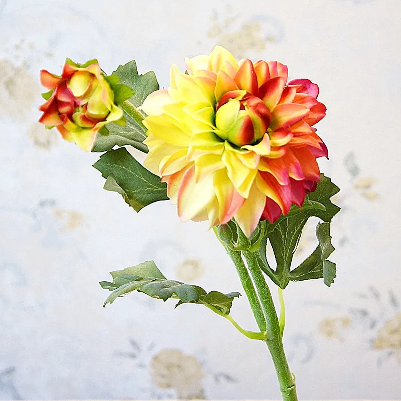 2 головки Dahlias Искусственные цветы Шелковые осенние яркие настоящие на ощупь ромашки искусственные цветы для свадебной вечеринки DIY Украшение Дома Цветочный
