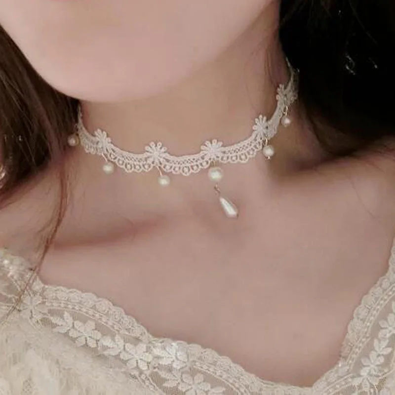 White Lace Applique Crocheted Choker with Pearl Pendant Vintage Flower Pattern Collar Necklace for Women and Girls Necklace
