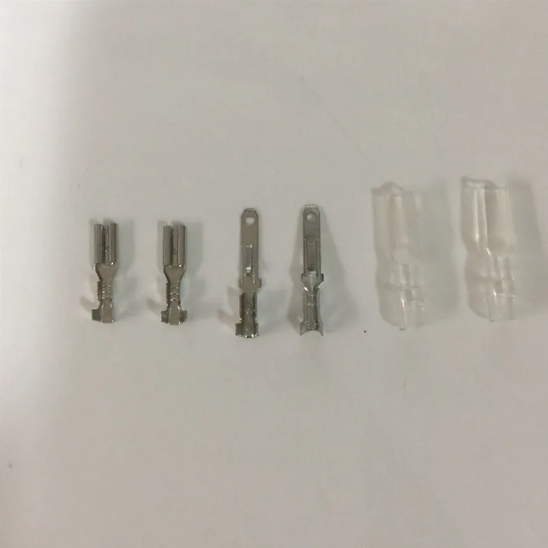 200pcs 2.8mm Uninsulated Spade Crimp Connector Terminal Block 50pcs Female Spade+50pcs Male Spade Connector+ 100pcs Case