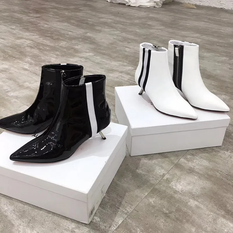 Женская обувь на молнии; Botas scarpe donna; острый носок; chaussures femme; лакированная кожа; Botas Mujer; женские ботинки на среднем каблуке в полоску