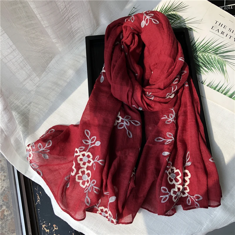 wine red Большой вышитый шарф из вискозы с цветочным принтом Осень Зима теплые хлопковые шарфы и палантины леди хиджаб с вышивкой шаль 90*180 см - Цвет: wine red