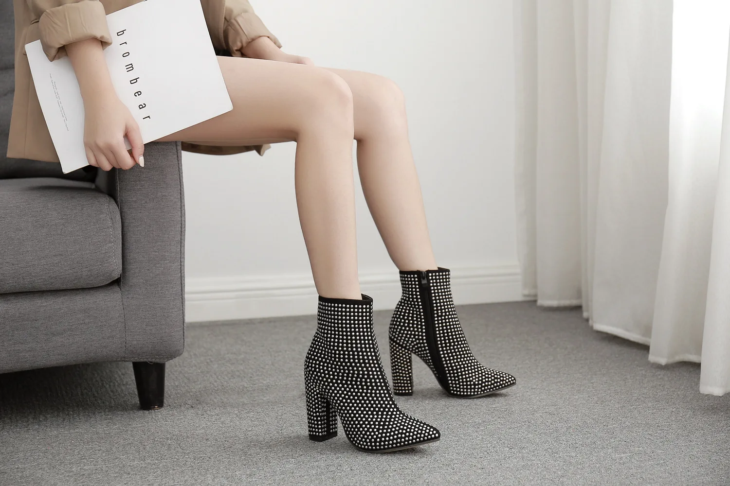 winter women's boots solid color high-heeled pointed short-heeled casual fashion women's boots size 35-42