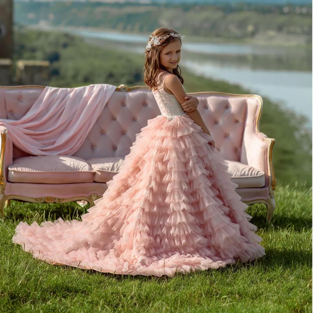 Розовое Кружевное платье на тонких бретельках с бисером и оборками платья для