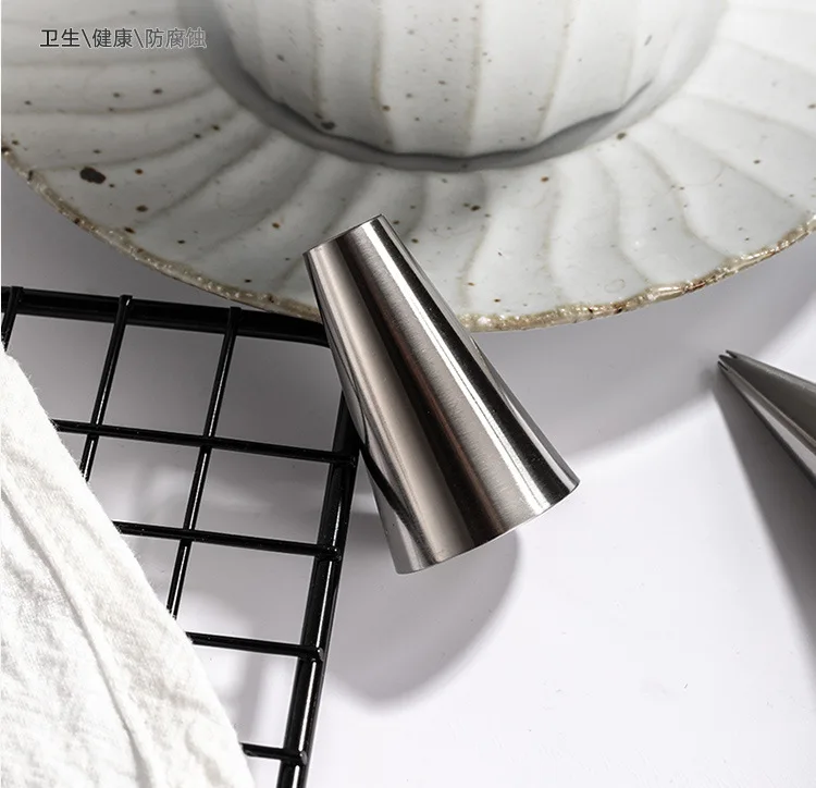 Medium Seamless Welding 304 Stainless Steel Decorating Nozzle Cake Cookie Pattern Decorating Tool Cream Pattern Mounting Device