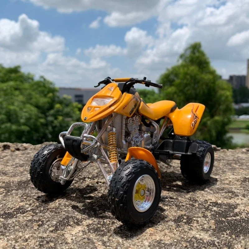 1:12 Bombardier 4X4 Four Wheel Off-road Vehicle All Terrain Motorcycle Metal Diecast Model Car Collection Ornaments