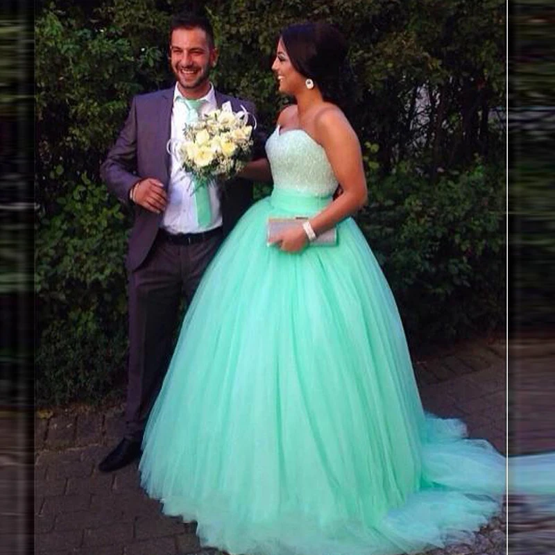 

2018 Tulle Sweetheart vestido longo de 15 anos Mint Green Quinceanera Sequins Beaded Bodice Corset 15 years Bridesmaid Dresses