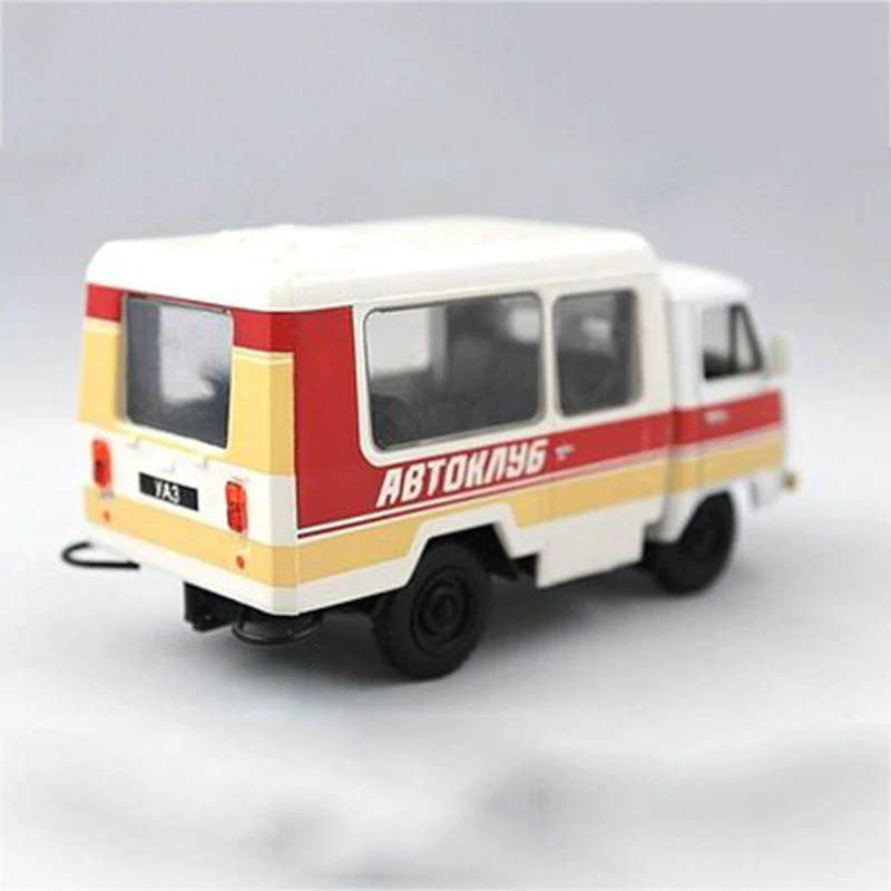 1/24 UAZ T12 Русская модель автомобиля Uzi литой Сплав ретро классический автомобиль
