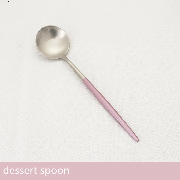dessert spoon