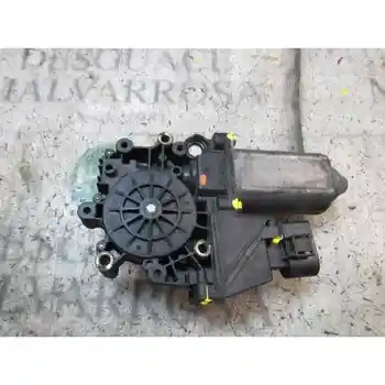 

WINDOW MOTOR FRONT RIGHT Audi A4 SALOON (B5) 113846101 8 PINS